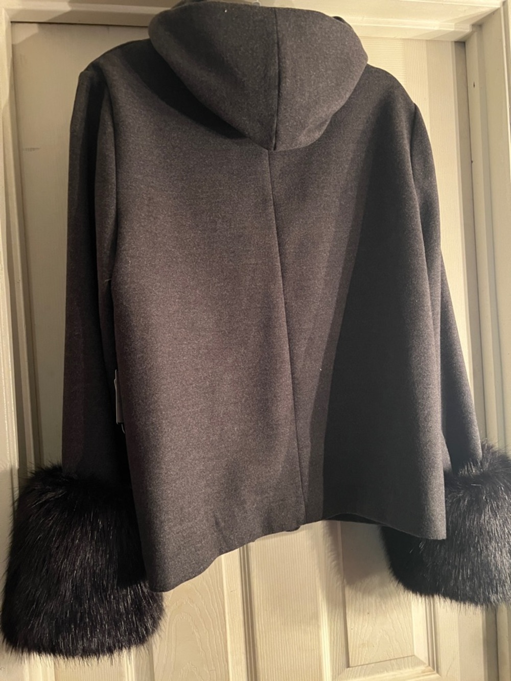 Lauren Ralph Lauren Black Hooded Jacket with Faux Fur Cuffs - Picture 4 of 5